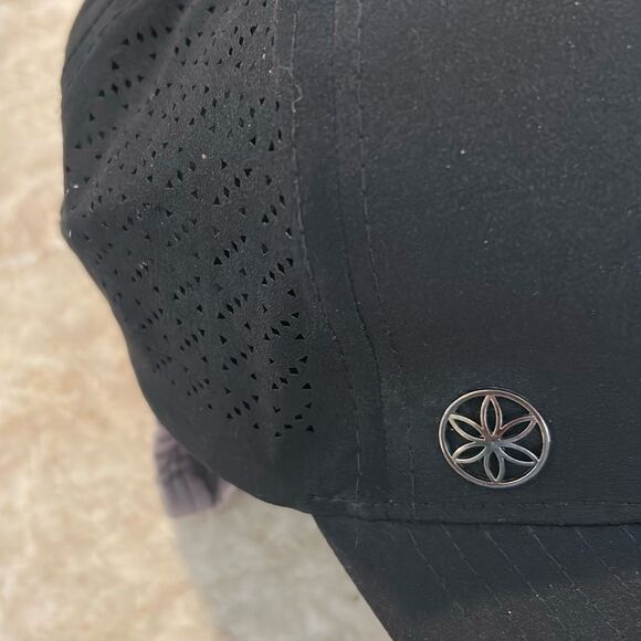 GAIAM Black Hat - Picture 2 of 6